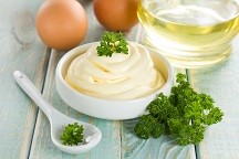 Теперь для сторонников диетического питания появилась возможность покупать майонез «Легкий» в новой экономичной упаковке – дойпаке 840г. Теперь для сторонников диетического питания появилась возможность покупать майонез «Легкий» в новой экономичной упаковке – дойпаке 840г.